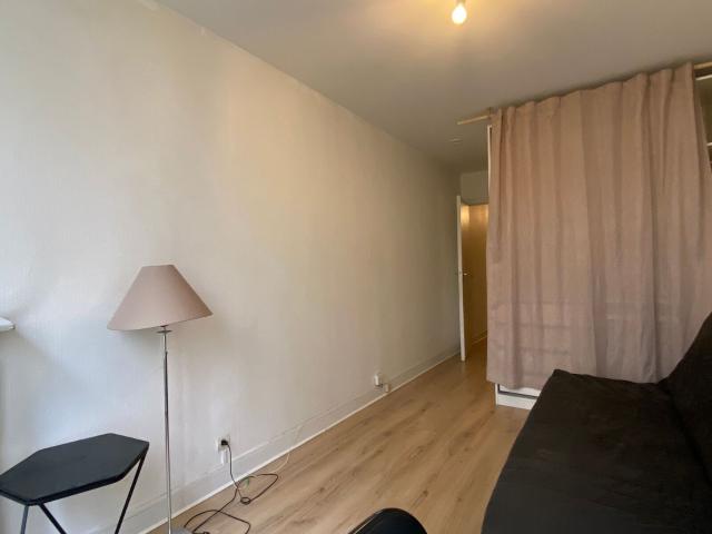 Location appartement, m² T 1 à Paris 11, 970 €