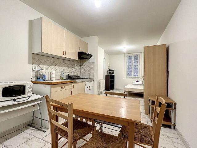 Location appartement, m² T 1 à Pau, 395 €