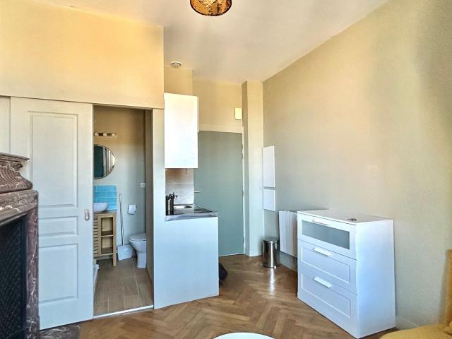 Location appartement, m² T 1 à Périgueux, 364 €