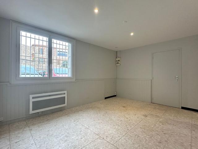 Location appartement, m² T 1 à Ponteilla, 355 €