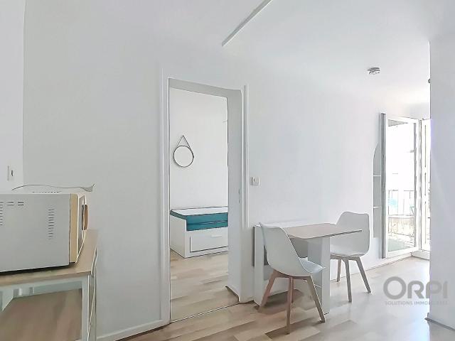 Location appartement, m² T 1 à Prades, 390 €