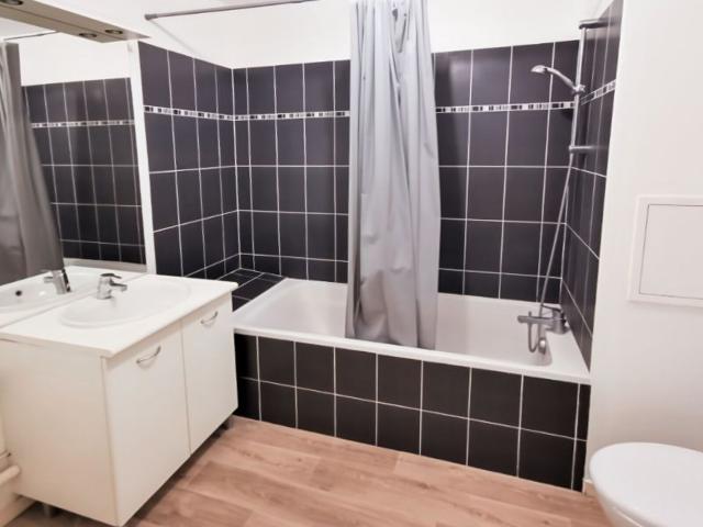 Location appartement, m² T 1 à Reims, 785 €