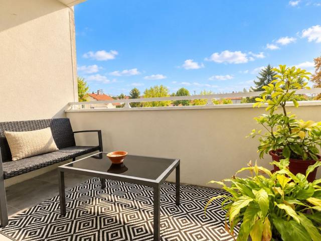 Location appartement, m² T 1 à Saint Médard en Jalles, 653 €