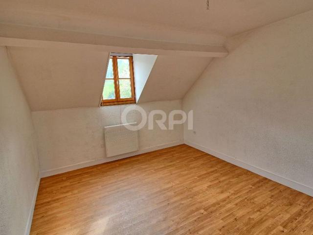 Location appartement, m² T 1 à Saintines, 385 €