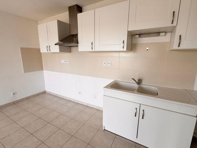 Location appartement, m² T 1 à Saran, 590 €
