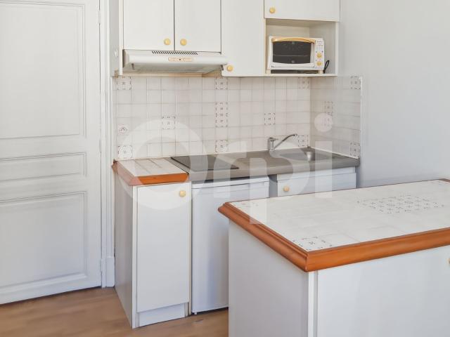 Location appartement, m² T 1 à Senlis, 560 €