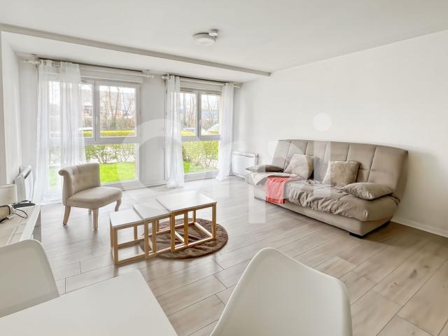 Location appartement, m² T 1 à Senlis, 630 €