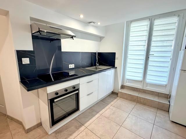 Location appartement, m² T 1 à Sisteron, 420 €