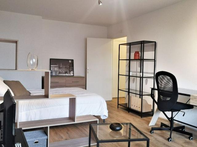 Location appartement, m² T 1 à Toulouse, 642 €