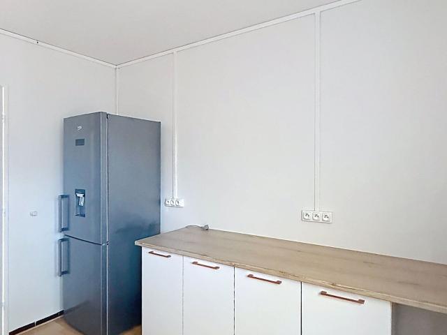 Location appartement, m² T 1 à Tremblay en France, 855 €