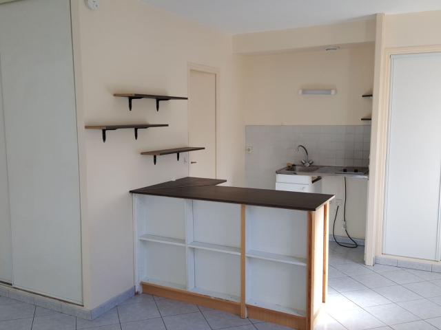 Location appartement, m² T 1 à Villebon sur Yvette, 595 €