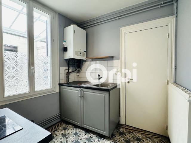 Location appartement, m² T 1 à Villeneuve Saint Germain, 440 €