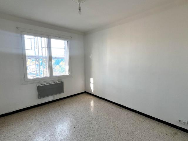 Location appartement, m² T 2 à Manosque, 590 €