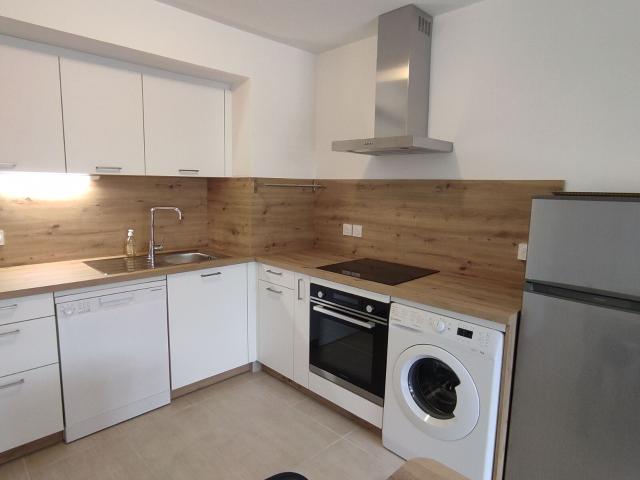 Location appartement, m² T 2 à Manosque, 750 €