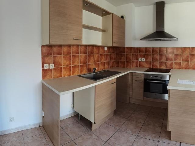 Location appartement, m² T 2 à Manosque, 795 €