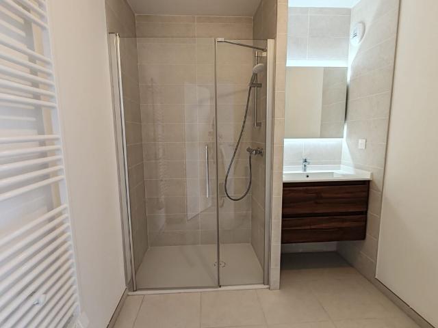 Location appartement, m² T 2 à Marseillan, 710 €