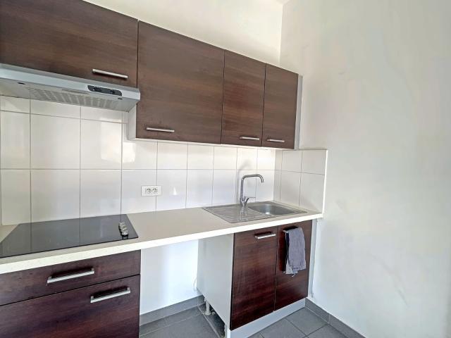 Location appartement, m² T 2 à Marseille 6, 670 €