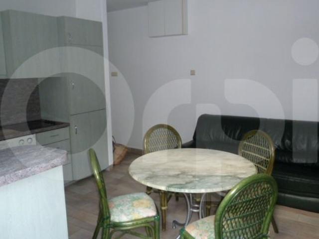 Location appartement, m² T 2 à Marseille 8, 730 €