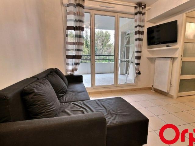 Location appartement, m² T 2 à Marseille 12, 805 €