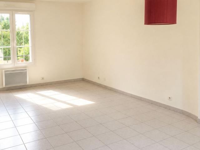 Location appartement, m² T 2 à May en Multien, 610 €