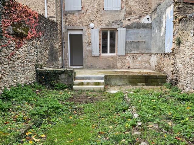 Location appartement, m² T 2 à Mazamet, 465 €