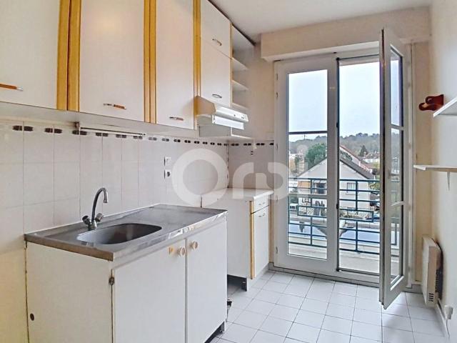 Location appartement, m² T 2 à Melun, 750 €