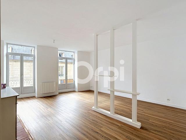 Location appartement, m² T 2 à Montignac, 550 €