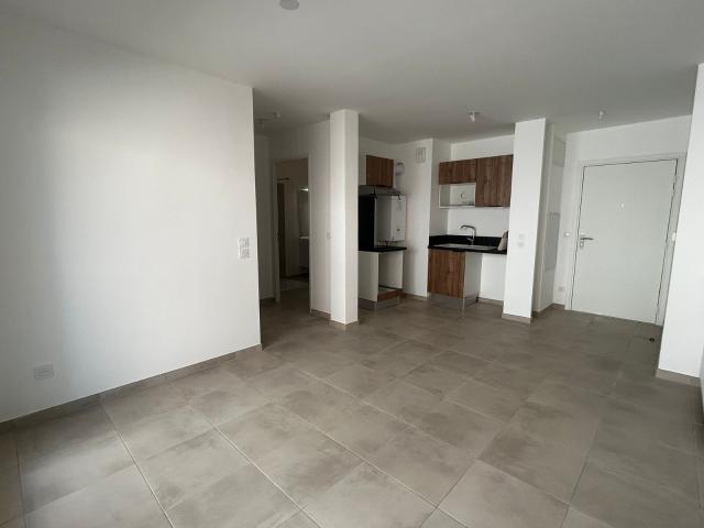 Location appartement, m² T 2 à Morières lès Avignon, 700 €