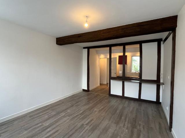 Location appartement, m² T 2 à Nogent l'Artaud, 600 €