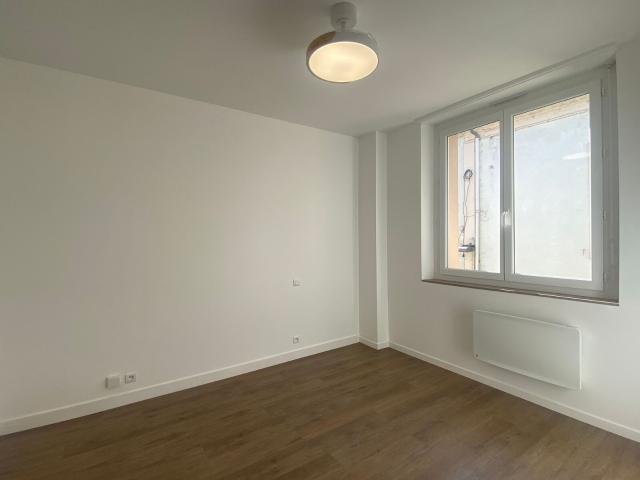Location appartement, m² T 2 à Aire sur l'Adour, 500 €