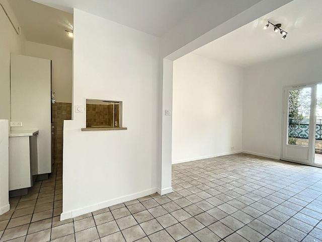 Location appartement, m² T 2 à Aix en Provence, 925 €