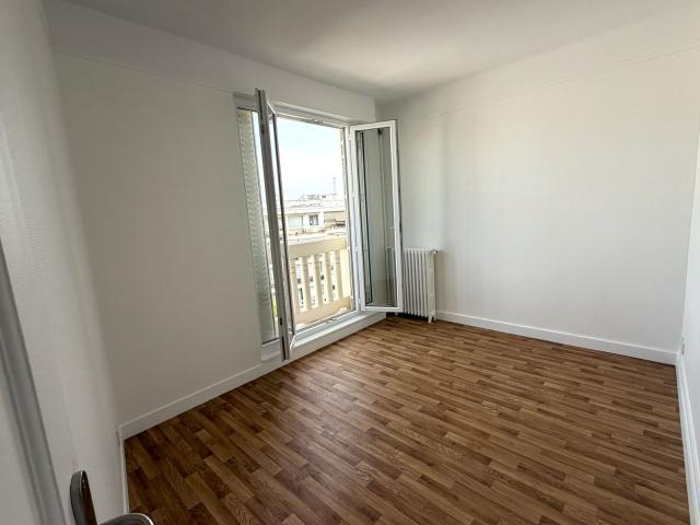 Location appartement, m² T 2 à Asnières sur Seine, 1 227 €