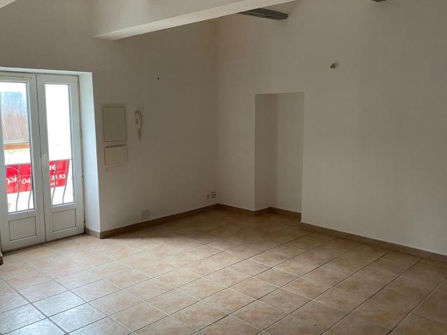 Location appartement, m² T 2 à Bessèges, 430 €