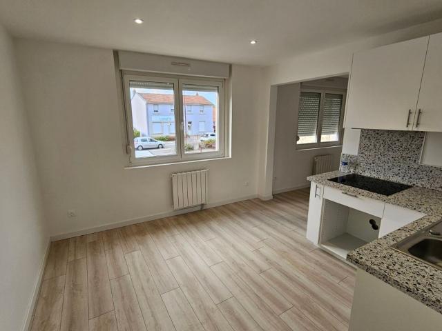 Location appartement, m² T 2 à Bertrange, 750 €