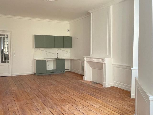 Location appartement, m² T 2 à Bordeaux, 900 €