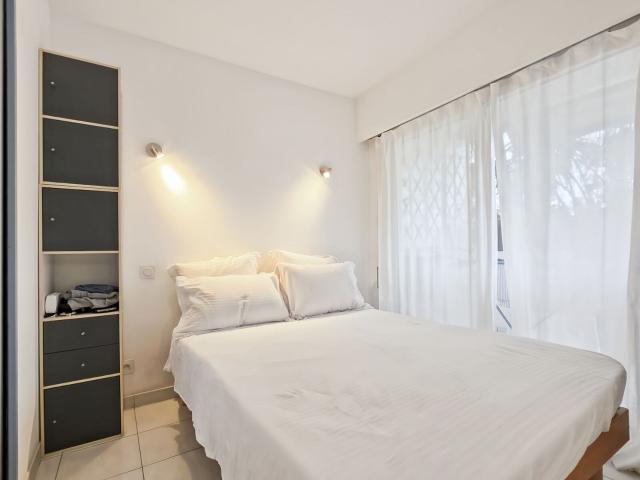 Location appartement, m² T 2 à Cannes, 885 €