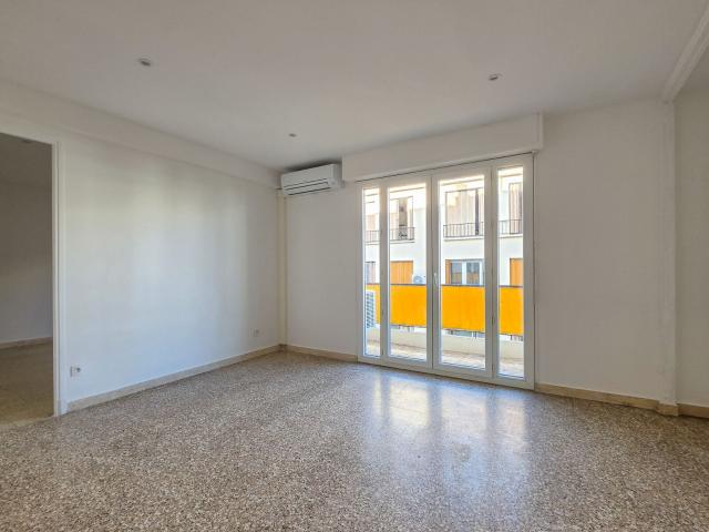 Location appartement, m² T 2 à Cannes, 990 €