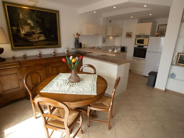 Location appartement, m² T 2 à Cannes, 1 350 €