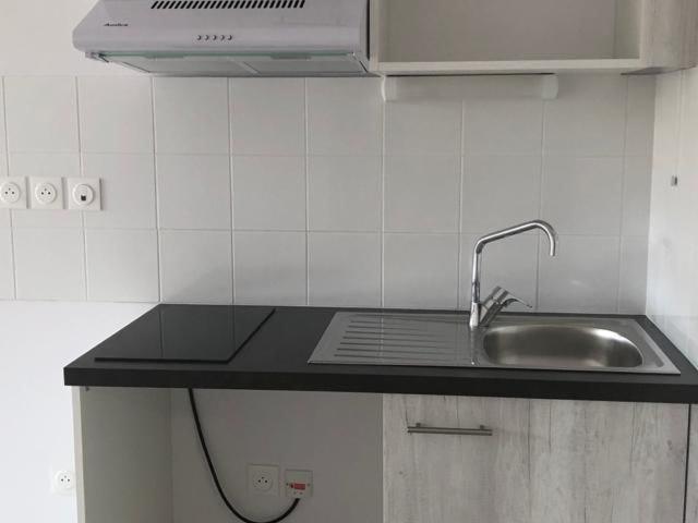 Location appartement, m² T 2 à Castanet Tolosan, 584 €
