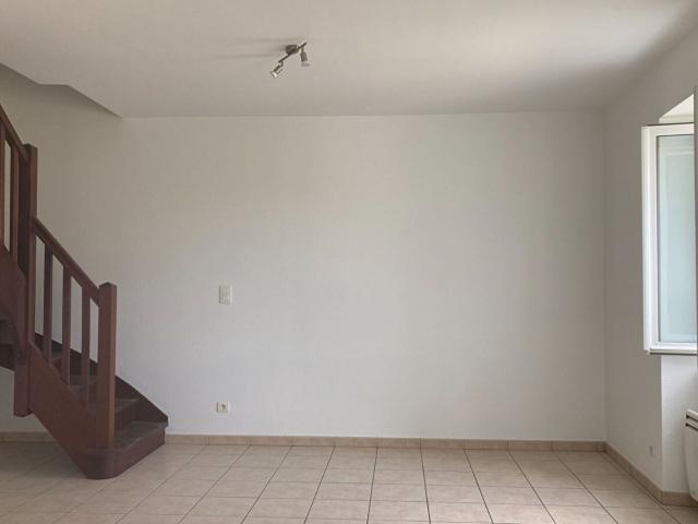 Location appartement, m² T 2 à Cazalis, 581 €