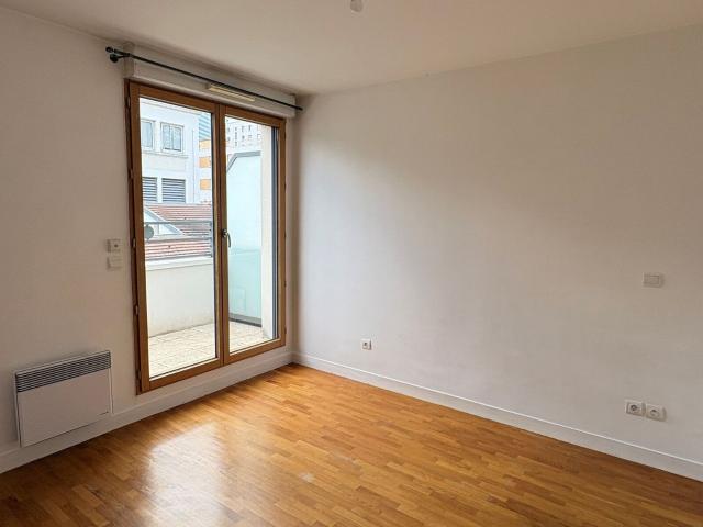 Location appartement, m² T 2 à Courbevoie, 1 370 €