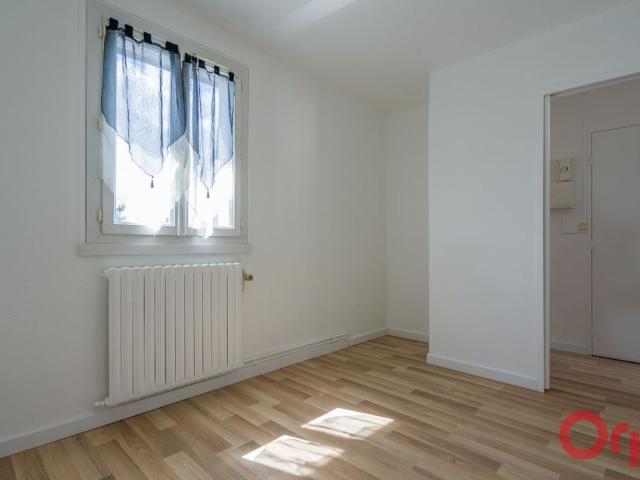 Location appartement, m² T 2 à Épinay sur Orge, 664 €