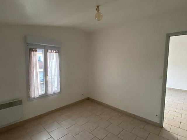 Location appartement, m² T 2 à Fontenay Trésigny, 625 €