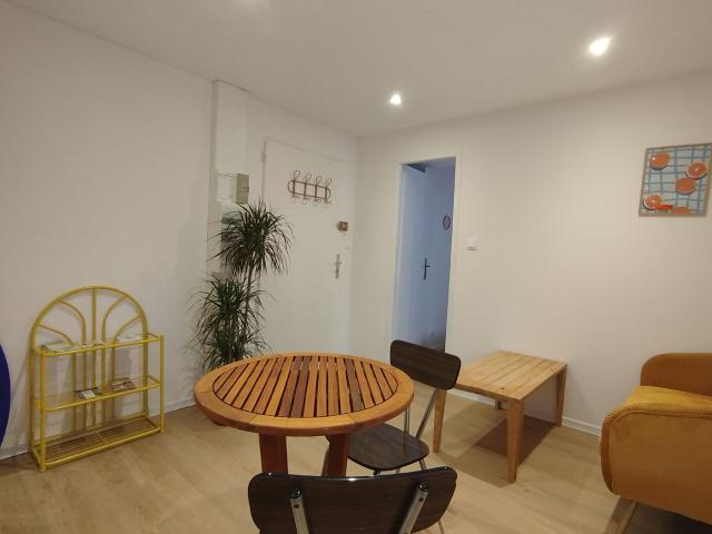 Location appartement, m² T 2 à Joyeuse, 420 €