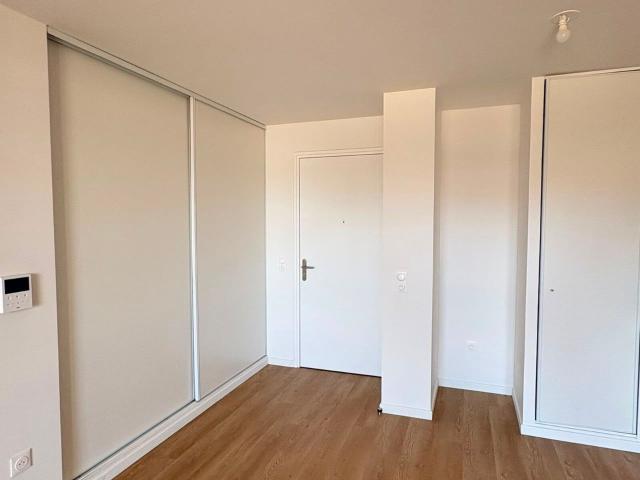 Location appartement, m² T 2 à La Courneuve, 855 €