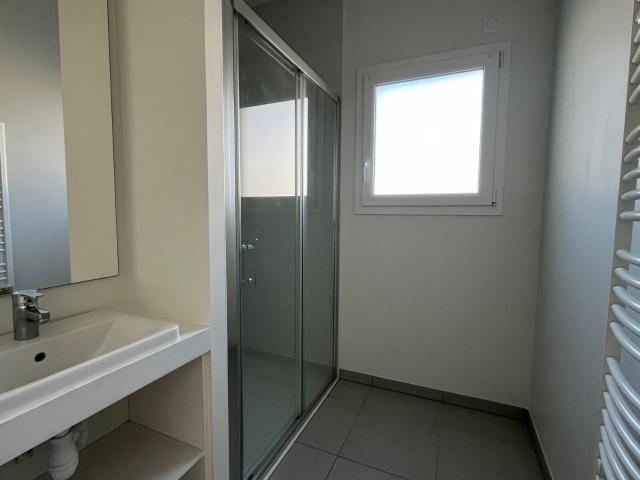 Location appartement, m² T 2 à Lagord, 900 €