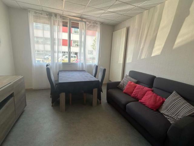 Location appartement, m² T 2 à Laon, 545 €
