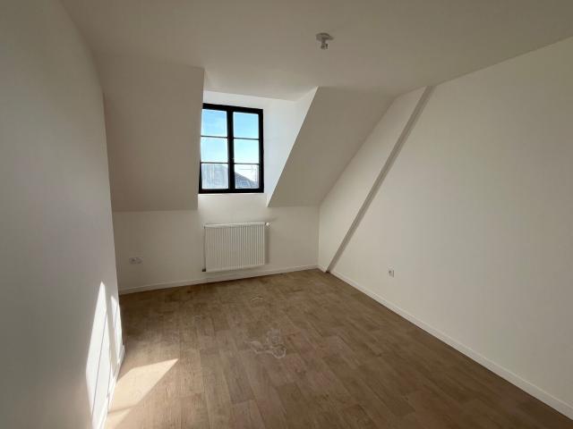 Location appartement, m² T 2 à Laon, 620 €