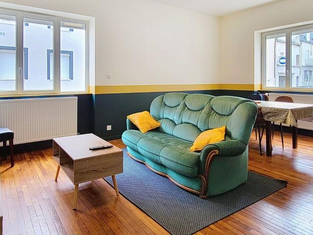 Location appartement, m² T 2 à Le Creusot, 399 €