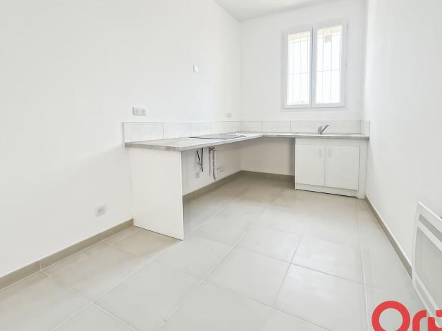 Location appartement, m² T 2 à Les Pennes Mirabeau, 900 €